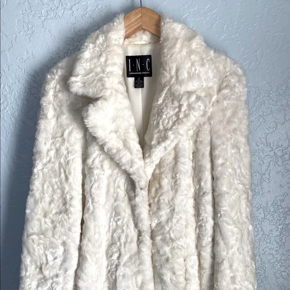 🤍INC🤍Luxurious Teddy Coat - Picture 3 of 10